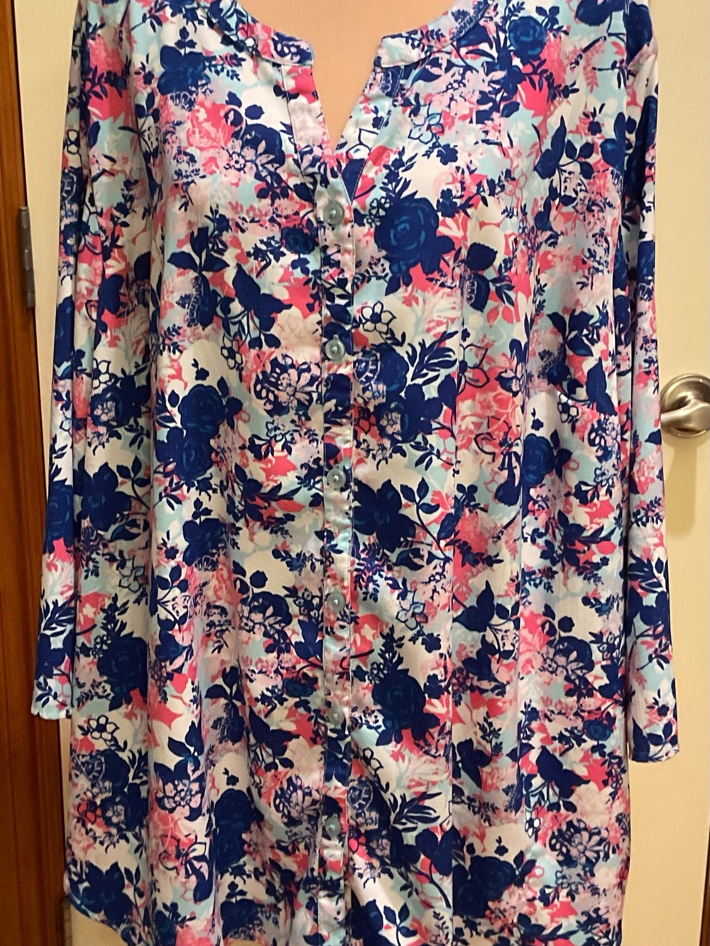 Catherines Floral Button-Front Tunic Top in Navy, Pink & White 22/24W